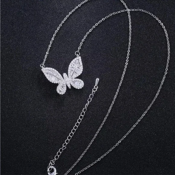 New 925 Silver Lovely Butterfly Diamond Necklace - Picture 3 of 5